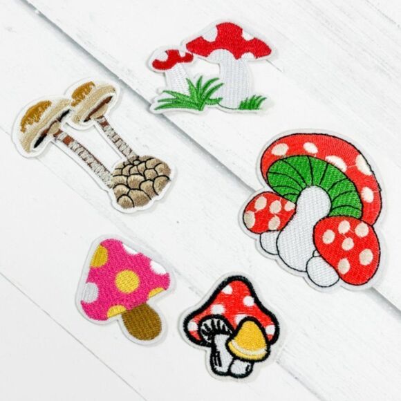 Wild  Magic Mushrooms Embroidered Iron On Sew On Applique Patch - Picture 2 of 3